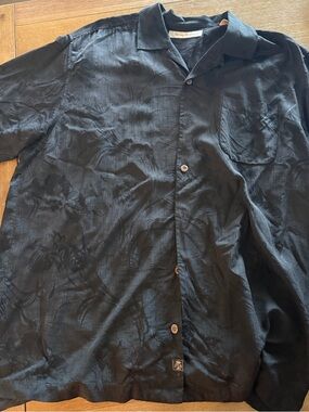 Tommy Bahama Black Floral-Textured Short Sleeve Button Down Shirt